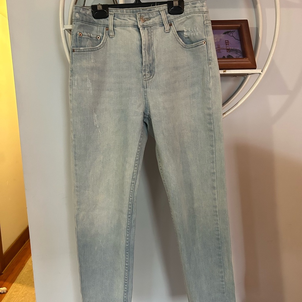 Wild Fable Women’s 4 Light Wash Denim High Rise Jeans